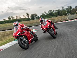 13 DUCATI PANIGALE V4 R ACTION UC69250 High